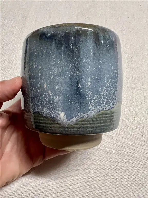 détails de l'émail créé par hirunda Ceramic