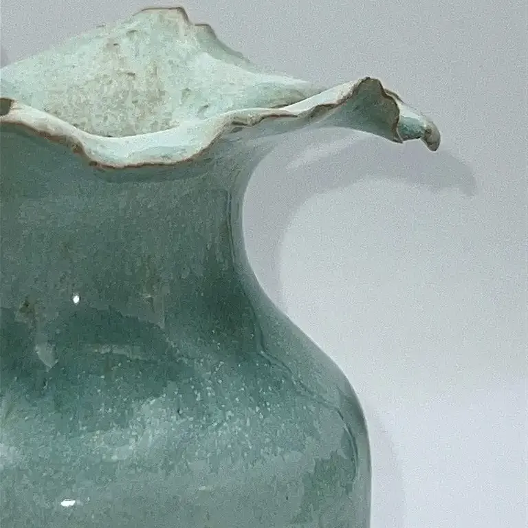 Vase dentelé collection Nereia par hirunda ceramic