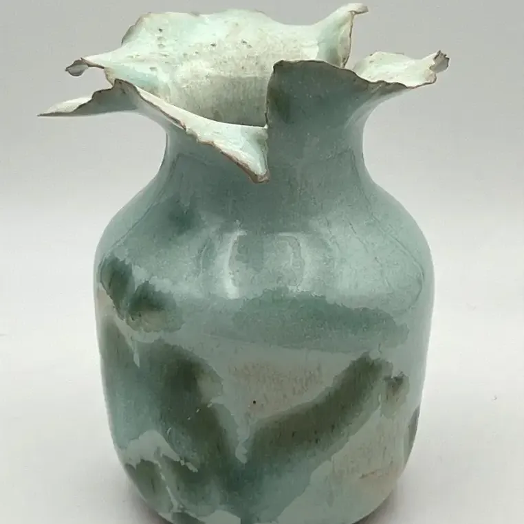 Vase dentelé collection Nereia par hirunda ceramic